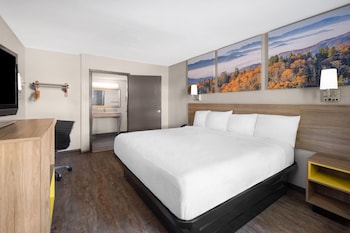 Room, 1 King Bed, Accessible, Non Smoking (Mobility Accessible)