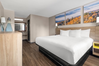 Standard Room, 1 King Bed