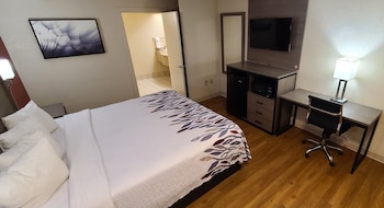 Deluxe Room, 1 King Bed, Accessible, Non Smoking