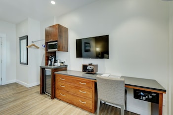 Studio, 1 King Bed