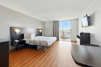 Standard Room, 1 King Bed, Accessible, Non Smoking