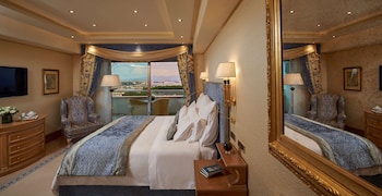 Premium Suite, 1 King Bed, Business Lounge Access (Rome View)