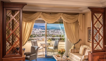 Suite, 1 King Bed, Rome View (Vista Suite, Spa/Club Lounge