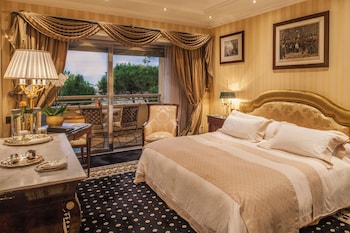 Signature Suite, 1 King Bed (Napoleon Suite