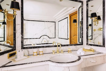 Suite, 1 King Bed (Alcove Suite, Spa/Club Lounge Access)