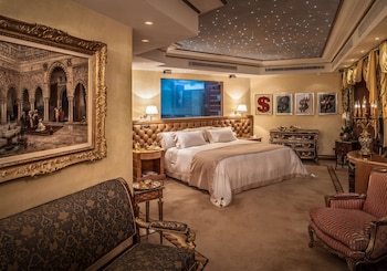 Signature Suite, 1 King Bed (Penthouse Suite, Spa