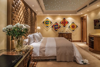 Signature Suite, 1 King Bed (Planetarium Suite, Spa/Lounge Access)