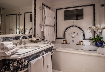 Signature Suite, 1 King Bed (Planetarium Suite, Spa/Lounge Access)