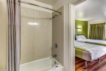 Deluxe Room, 1 King Bed, Smoking, Refrigerator & Microwave
