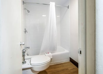 Standard Room, 2 Queen Beds, Non Smoking
