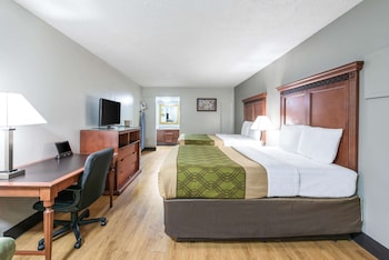 Two Queen Beds NonSmoking with 1Person SofaBed