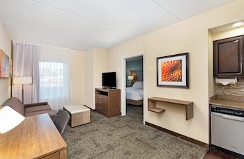 Suite, 1 King Bed, Accessible (Mobility, Roll-In Shower)