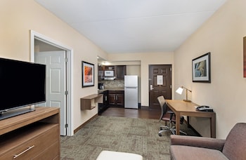 Suite, 1 King Bed, Accessible (Mobility, Roll-In Shower)