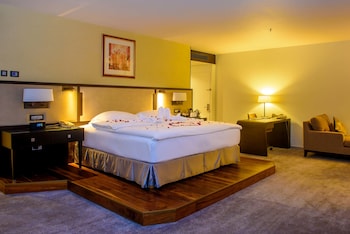 Executive Suite, 1 King Bed (Royal)