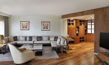 Executive Room, Club Lounge Access