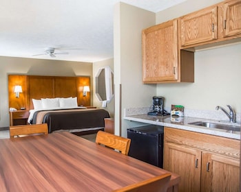 Standard Room, 1 King Bed, Non Smoking