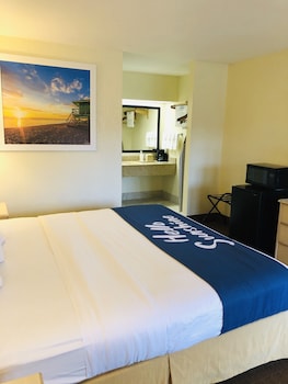 Room, 1 King Bed, Non Smoking