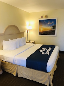 Deluxe Studio Suite, 1 King Bed, Non Smoking