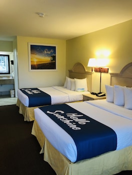 Room, 2 Queen Beds, Non Smoking