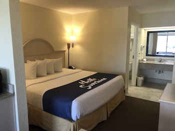 Studio Suite, 1 King Bed, Non Smoking