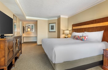 Suite, 1 King Bed, Bay View
