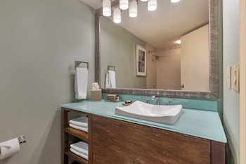 Signature Room, 1 King Bed