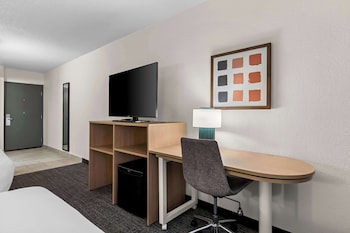 Room, 2 Queen Beds, Accessible (Mobility & Hearing, Roll-in Shower)