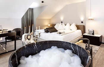 Luxury Suite