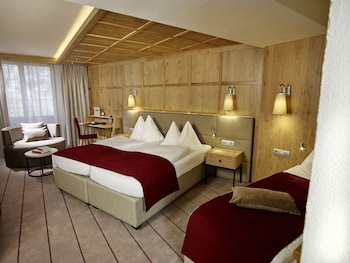 Triple Room, Multiple Beds