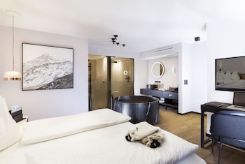 Luxury Suite