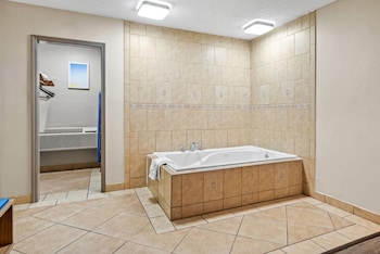 Studio Suite, 1 King Bed, Non Smoking