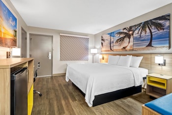 Standard Room, 1 King Bed