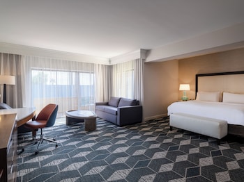 Junior Suite, 1 King Bed with Sofa bed, Balcony