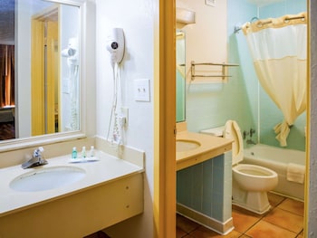 Standard Room, 2 Double Beds, Non Smoking