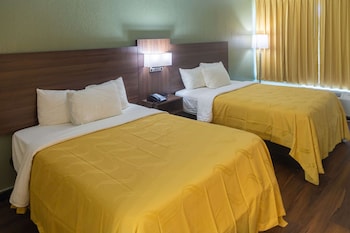 Standard Room, 2 Double Beds, Non Smoking (Pet-Friendly)
