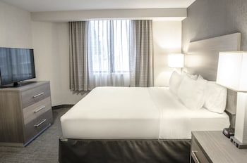 Standard Room, 1 King Bed, Accessible Bathtub (Communications, Mobility)