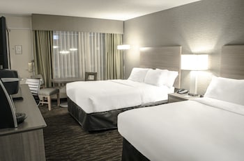 Standard Room, 2 Queen Beds, Accessible Bathtub (Communications, Mobility)