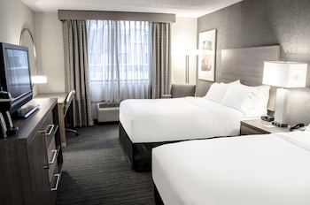 Standard Room, 2 Queen Beds, Pool View