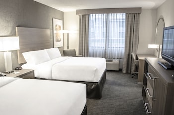 Standard Room, 2 Queen Beds, Pool View