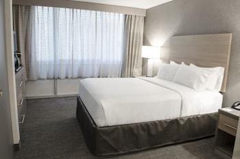 Standard Room, 2 Queen Beds, Pool View