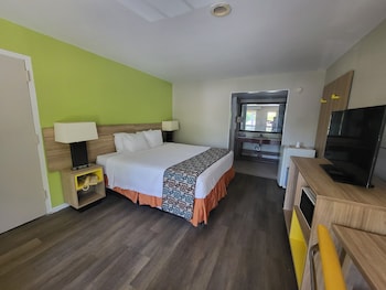 Standard Room, 1 King Bed, Non Smoking