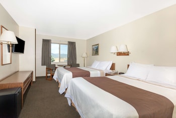 Standard Room, 2 Queen Beds, Smoking