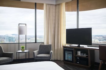 Room, 2 Queen Beds, Corner (Preferred Two Queens)