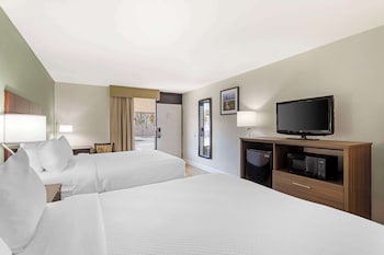 Room, 2 Queen Beds, Non Smoking