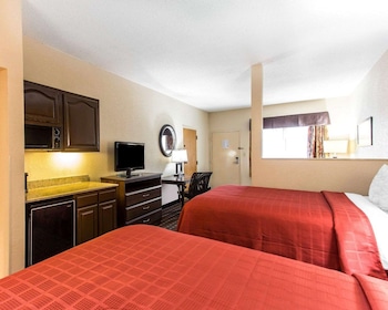 Suite, 2 Double Beds, Non Smoking