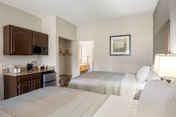 Suite, 2 Double Beds, Non Smoking