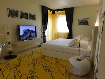 Premium Suite, 1 King Bed