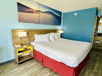 1 KING BED – NON-SMOKING