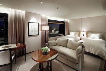 [HALAL FRIENDLY] Executive Business Deluxe Twin(Indoor Pool Access Only+Set of Prayer)
