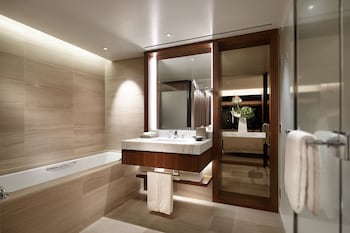 [HALAL FRIENDLY] Business Deluxe Double Room (Indoor Pool Access Only) + Prayer Kit Provided